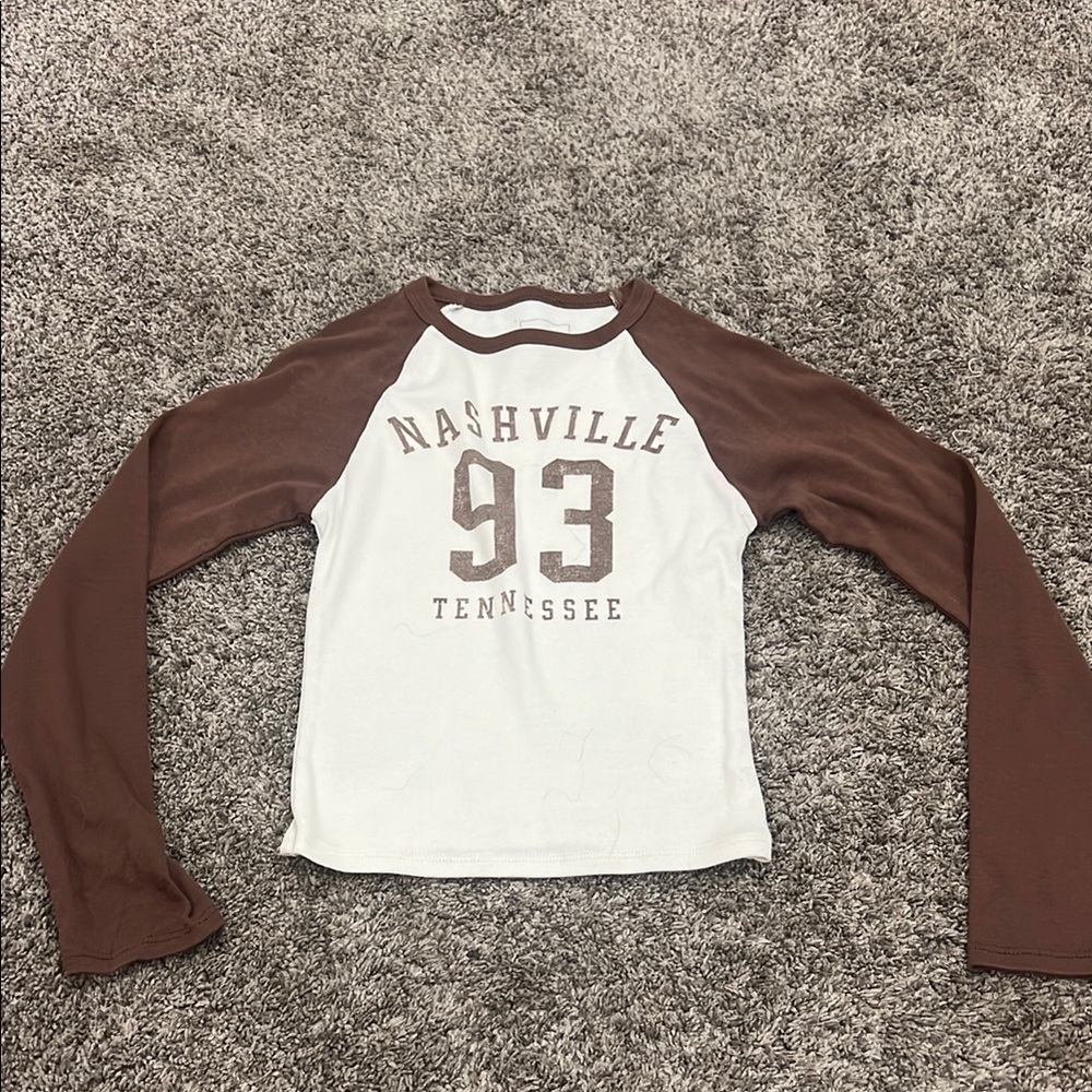 Tilly's Brown and White Long Sleeve Tees